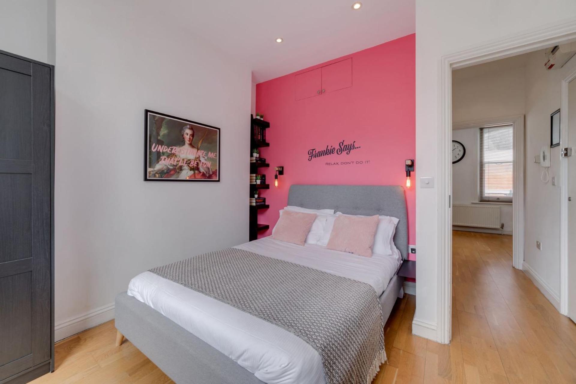 The Lipstick Palace - Fitzrovia - By Frankie Says Лондон Екстериор снимка
